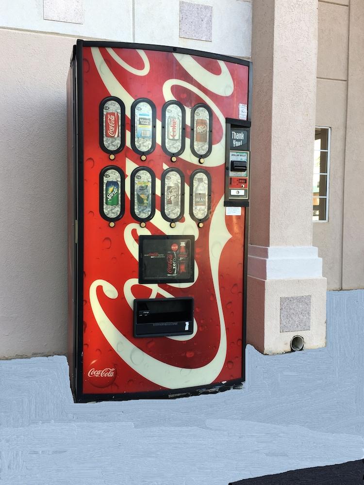 デイズ イン バイ ウィンダム ナコドーチス Sfa ユニバーシティ ダウンタウン エクステリア 写真